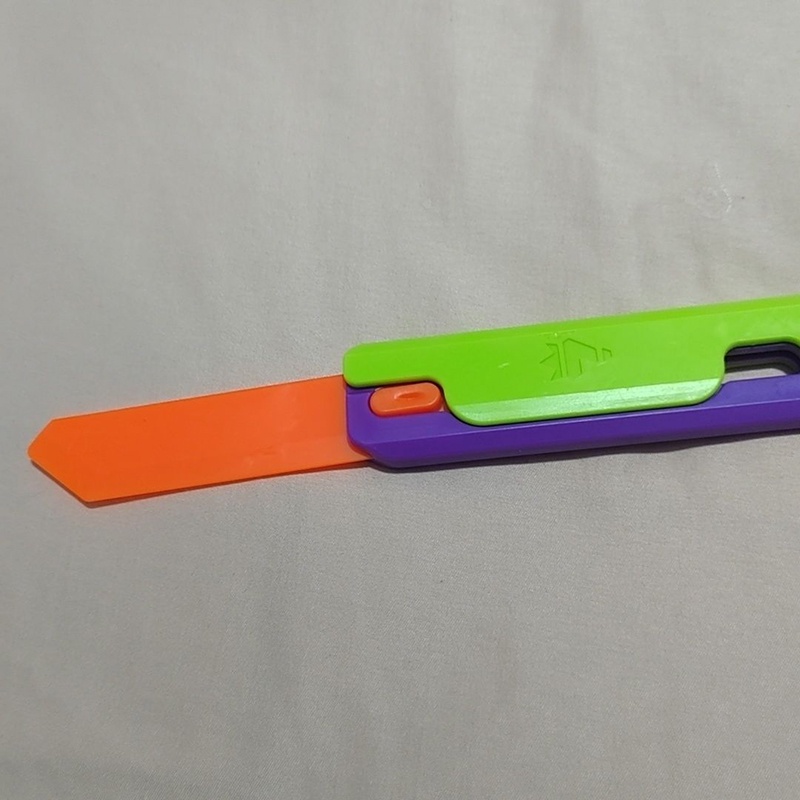 Đồ Chơi Dao Cạo 3d Dễ Thương Sáng Tạo Có Thể Thu Vào Làm Quà Tặng Sinh Nhật