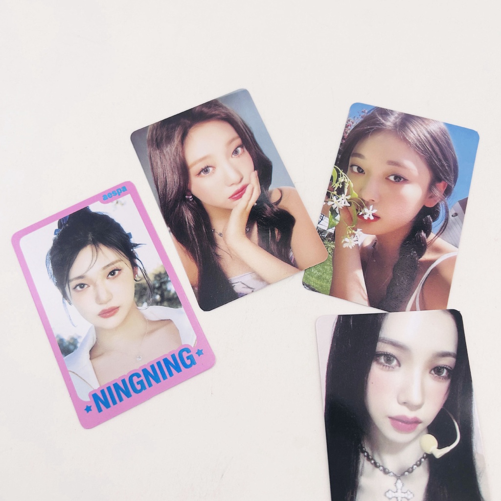 Hộp Phấn Nhỏ Hình Ca Sĩ aespa Thẻ