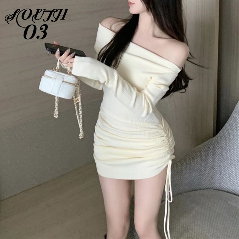 One Đầm Dệt Kim Tay Dài Hở Vai Phối Dây Rút Thời Trang Mùa Thu 2024 Cho Nữ