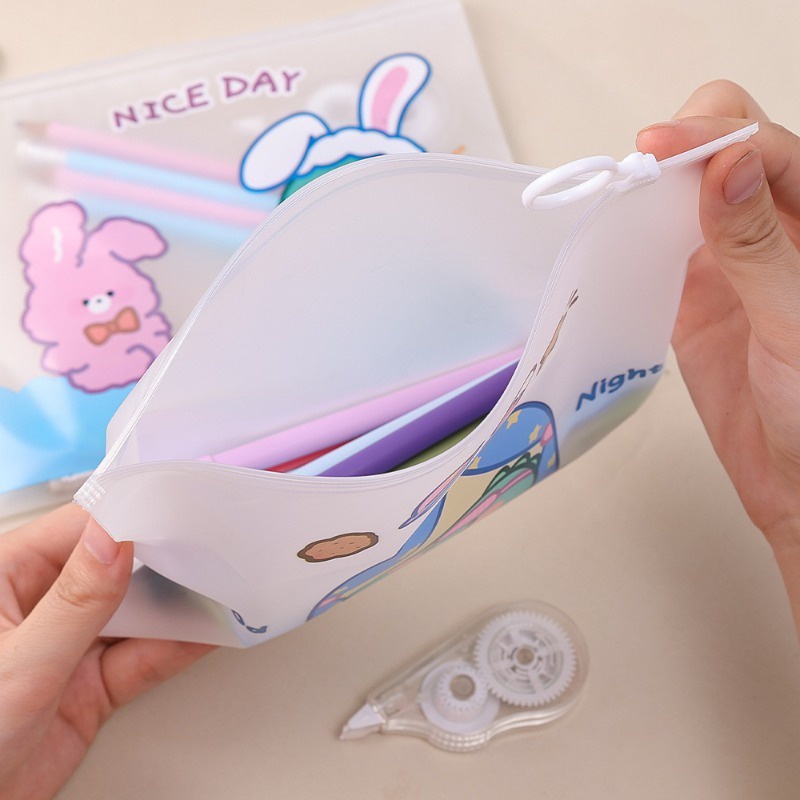 Túi Đựng Bút Chống Thấm Nước Có Khóa Kéo Họa Tiết Hoạt Hình Khủng Long / Phi Hành Gia / Gấu Dễ Thương