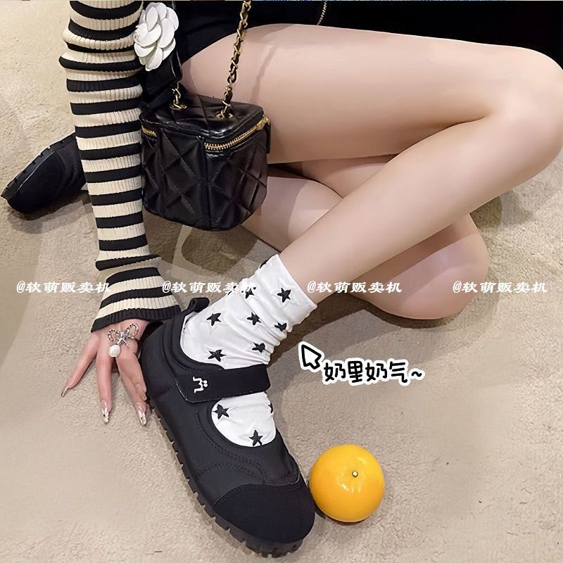 Vớ cotton Mỏng Họa Tiết Ngôi Sao Nổi Màu Trắng Đen Dễ Thương Dành Cho Nữ