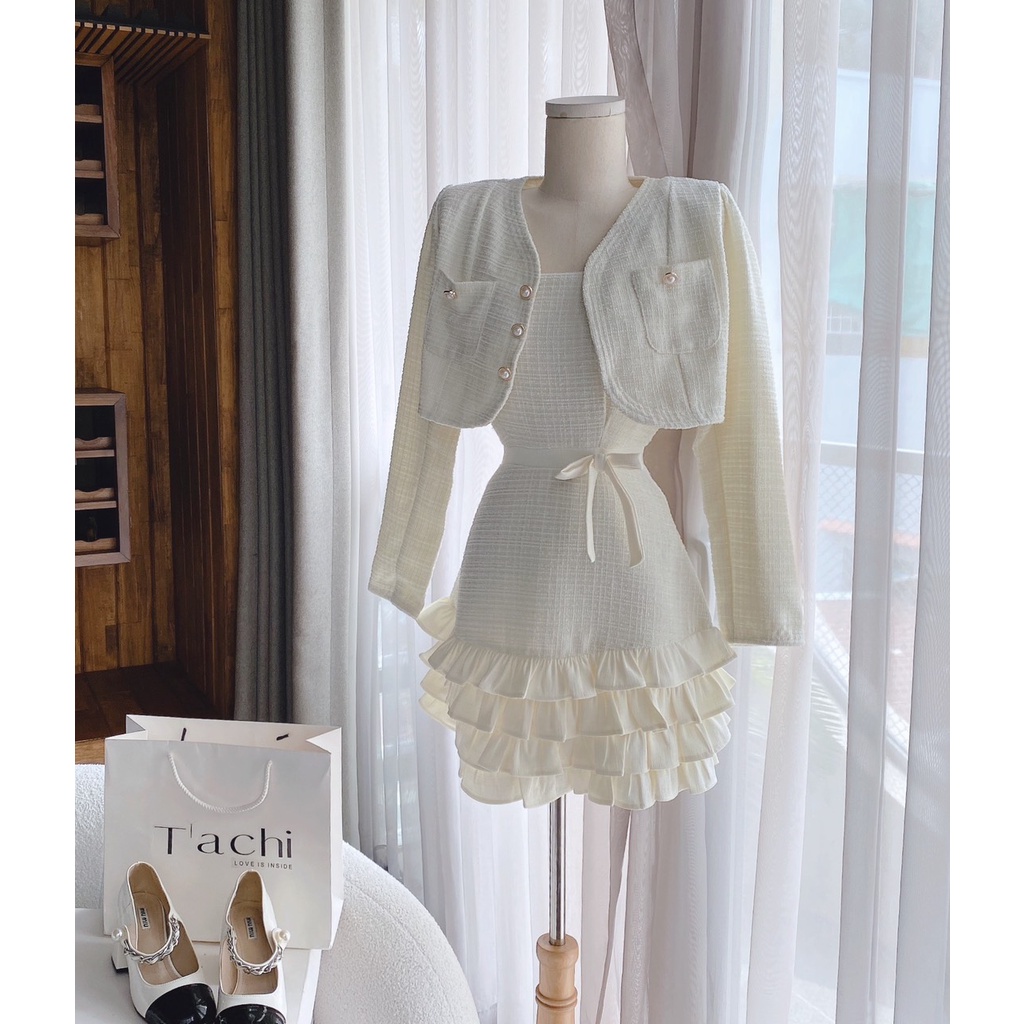 Set đầm dạ trắng 2 dây lai tầng kèm khoác croptop