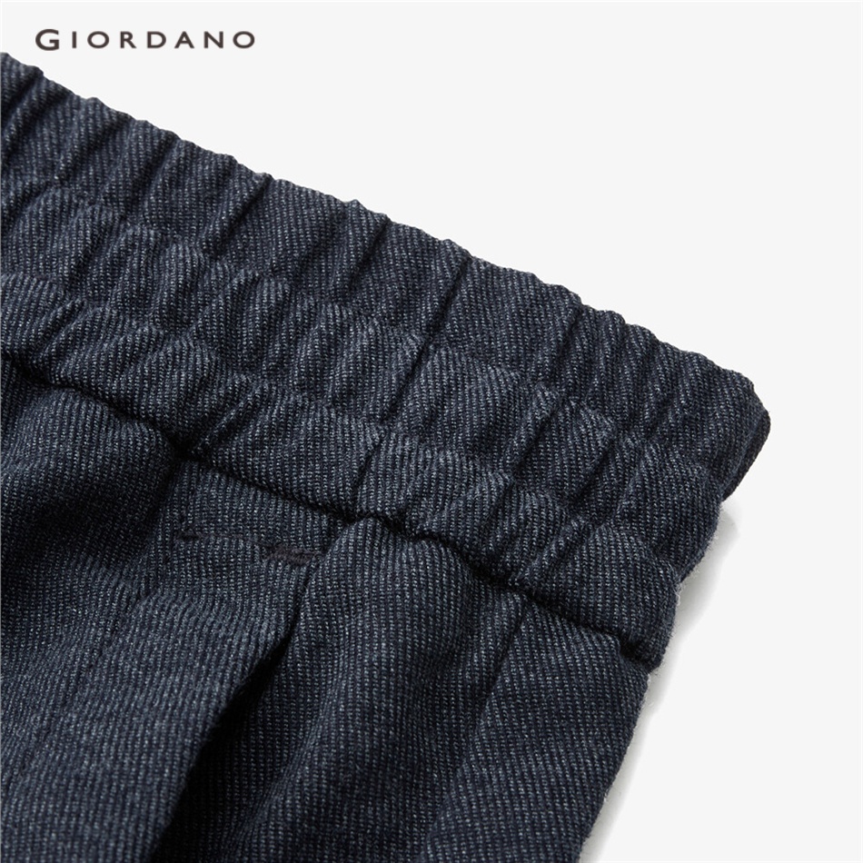 Quần dài GIORDANO 01113071 lưng thun thêu họa tiết dành cho nam