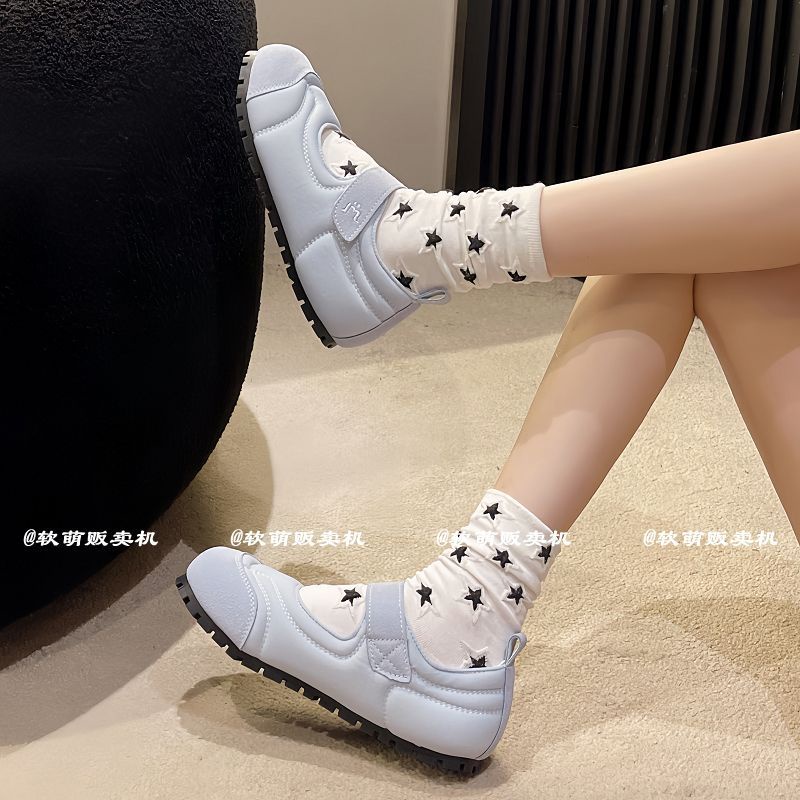 Vớ cotton Mỏng Họa Tiết Ngôi Sao Nổi Màu Trắng Đen Dễ Thương Dành Cho Nữ