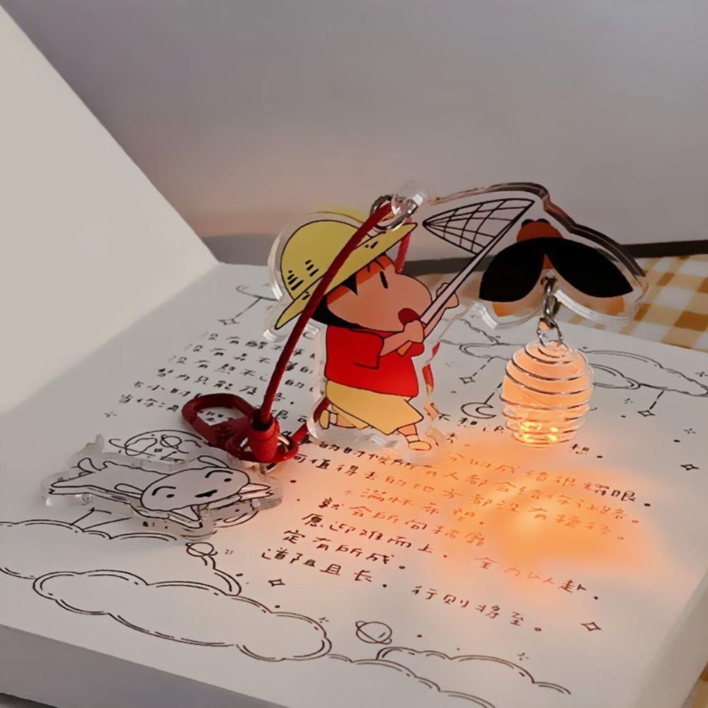 Móc Khóa acrylic Hình shin-chan Phát Sáng Vui Nhộn Kiểu Nhật Bản