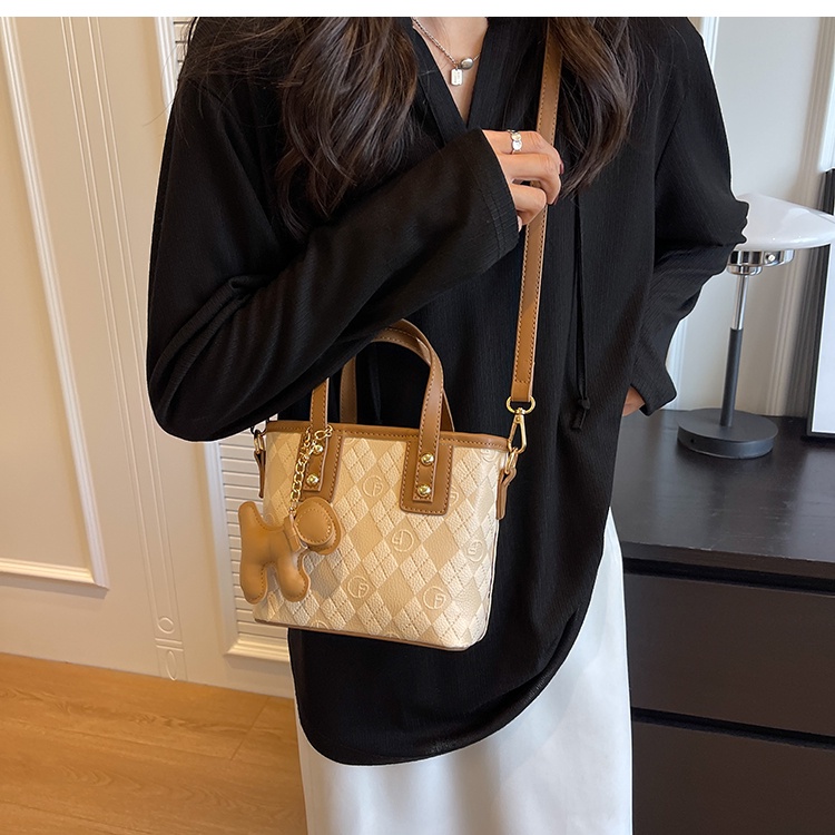 Túi Đeo Chéo Nhỏ Xinh Phối Màu Tương Phản Thời Trang Mùa Hè 2023 Cho Nữ