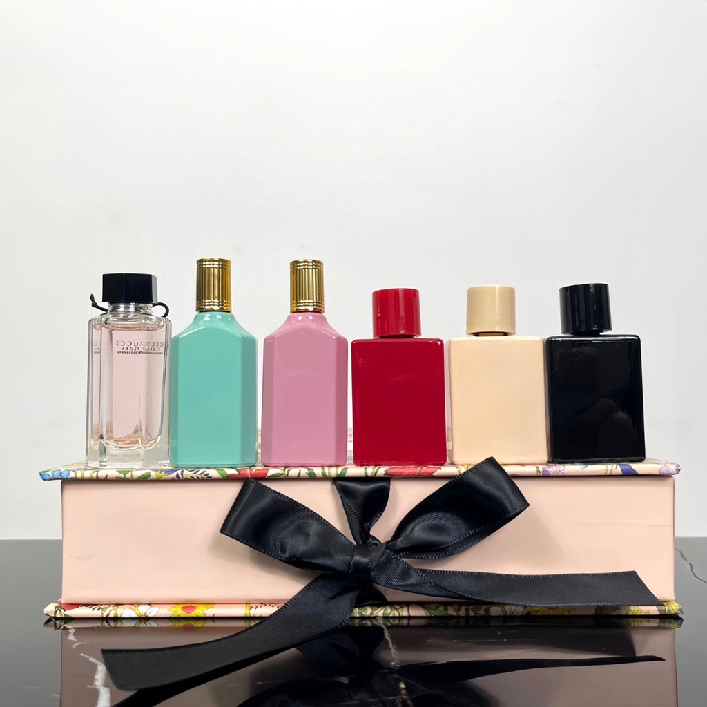 Gucci Set 6 Lọ Nước Hoa Sang Trọng Làm Quà Tặng Giáng Sinh Cho Bạn Gái