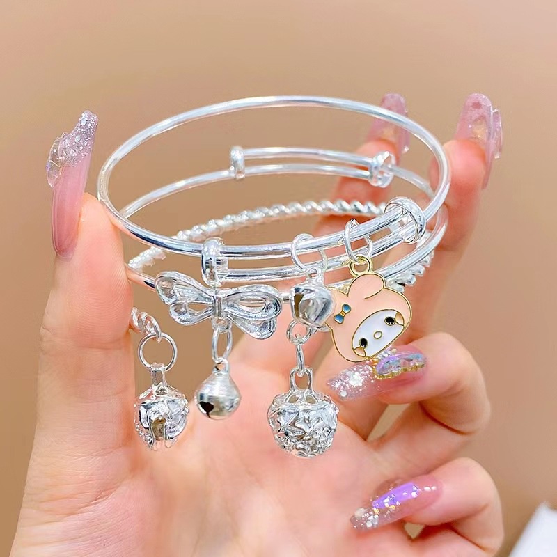 Vòng tay kim loại đính charm hoạt hình dễ thương co giãn tiện lợi VC12