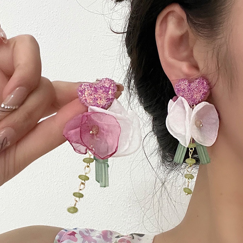 Khuyên Tai Hình Bông Hoa Màu Hồng Thiết Kế Đám Đông Độc Đáo
