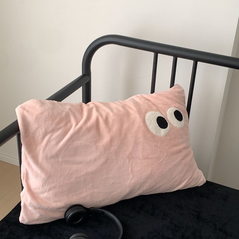 Cặp Vỏ Gối Nhung Hai Mặt 48x74cm Họa Tiết Đôi Mắt To