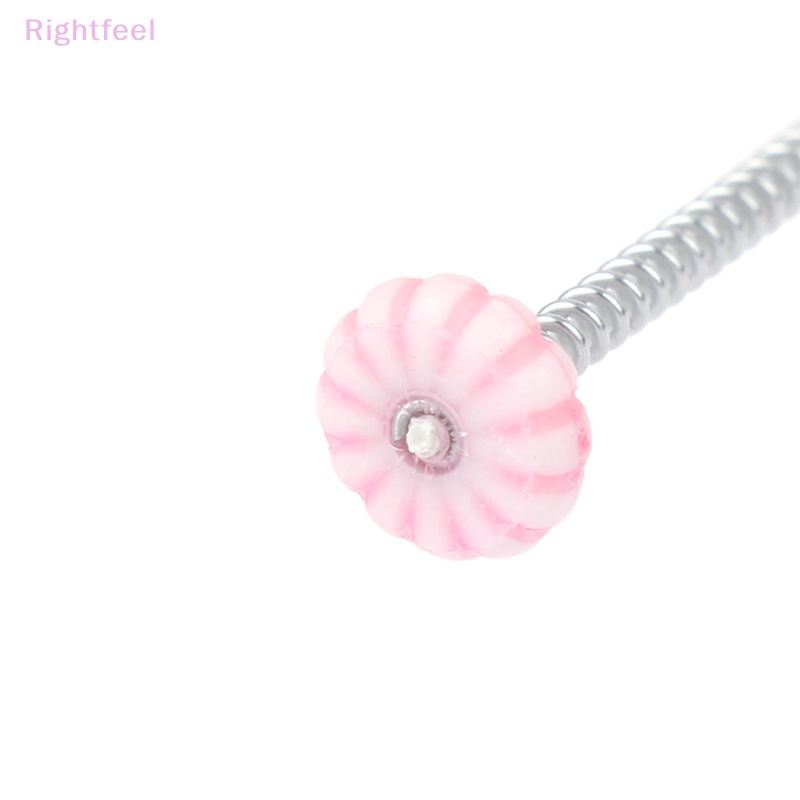 Rightfeel Phụ Kiện Trang Trí Bảng Điều Khiển Xe Hơi Hình Hoa Cúc Dễ Thương Mới