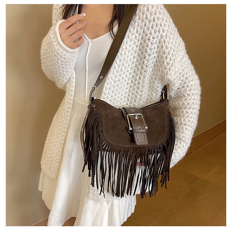 Túi Đeo Chéo Phối Tua Rua Phong Cách Thời Trang Mùa Thu Mới 2023