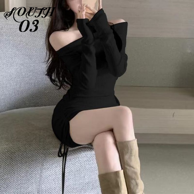 One Đầm Dệt Kim Tay Dài Hở Vai Phối Dây Rút Thời Trang Mùa Thu 2024 Cho Nữ