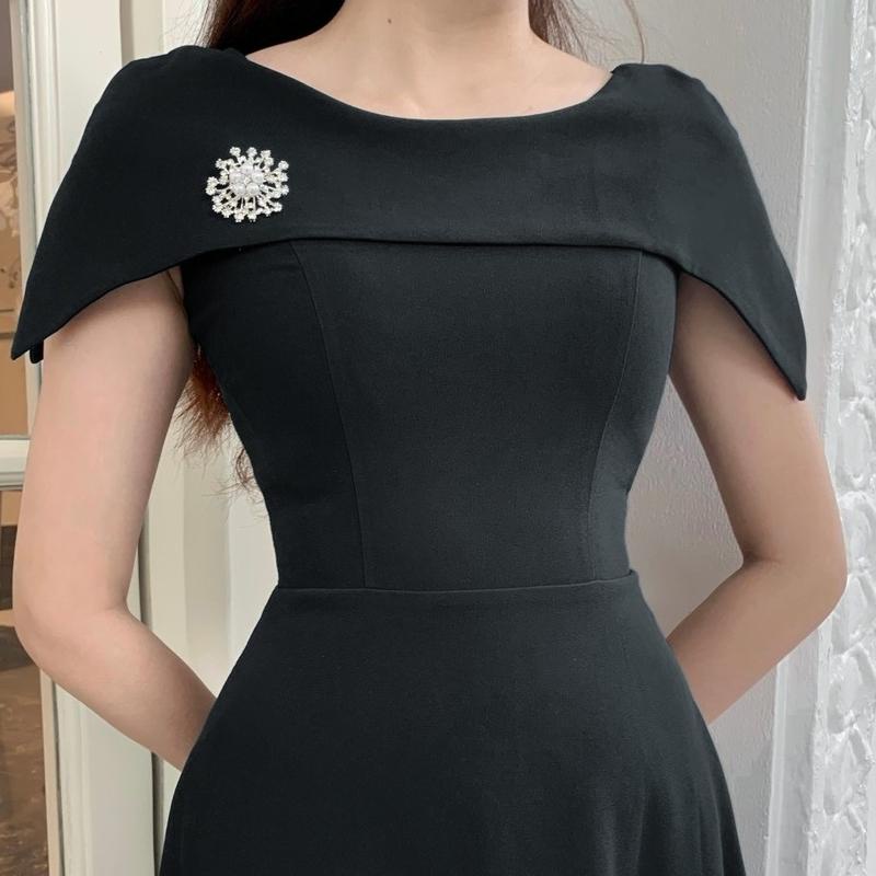 Váy dự tiệc chờm vai che bắp tay to, phối eo cách điệu, Naila Dress V717