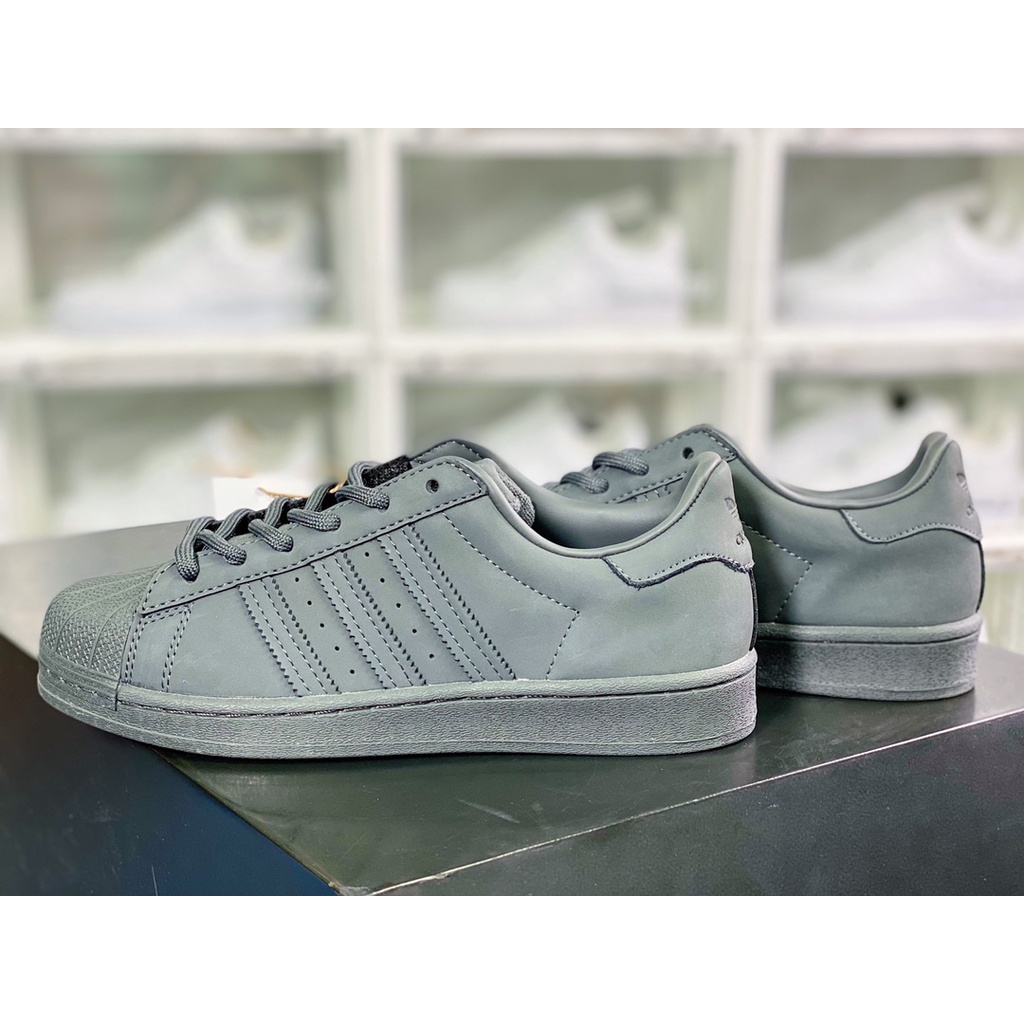 Giày Thể Thao adidas superstar gz4830 Chất Liệu Sợi carbon Màu Đen Chống Mòn Thoải Mái Cho Nam Và Nữ
