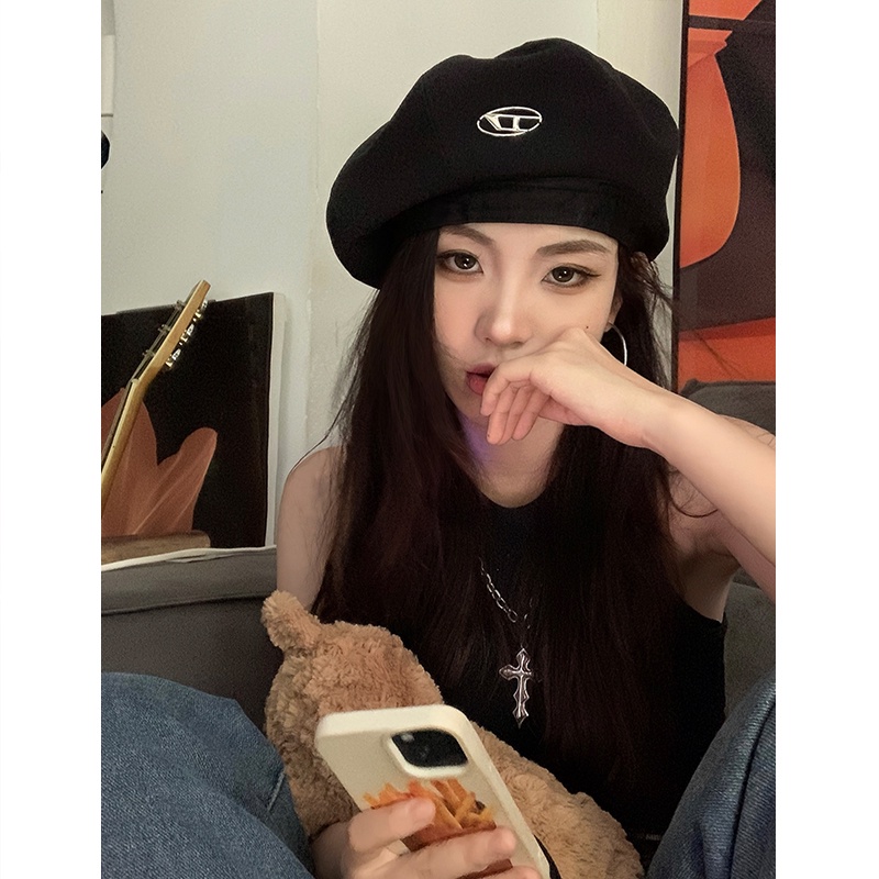 Mũ beret Vải Nhung Phối Nhãn Kim Loại Phong Cách Đường Phố Hàn Quốc Cho Nữ @