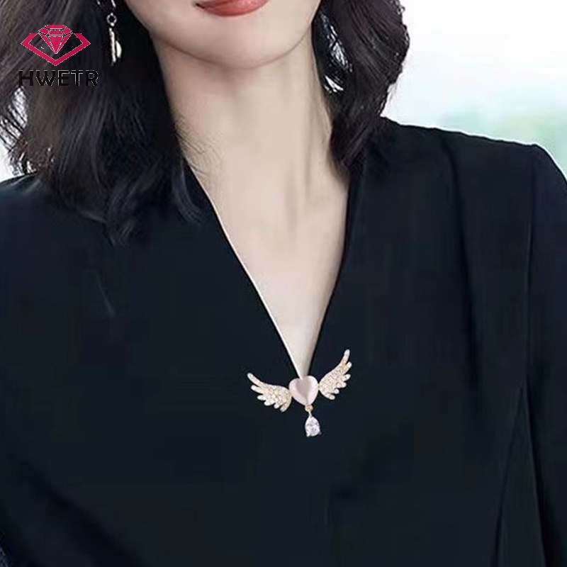 Ghim Cài Áo Hình Cánh Trái Tim Đính Đá Pha Lê Thời Trang Cho Nữ Mới