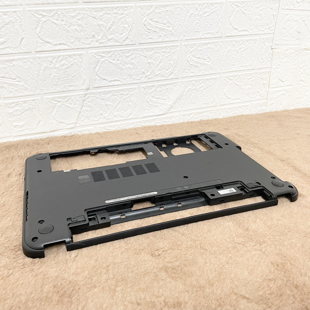 Vỏ mặt D laptop Dell Inspiron 15 15R 3521 3531 3537 5521 5537 5535, Vostro 2521, Latitude 3540 new