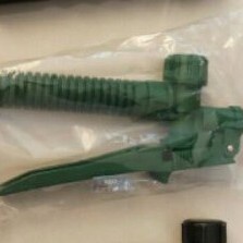 Tay bóp bình xịt thuốc Quán Mỹ 3, dùng cho các bình 14, nhựa xanh, cò bình xịt