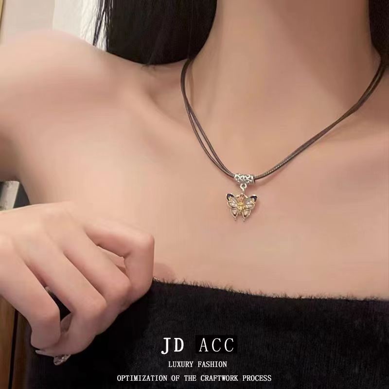 Vòng cổ Hợp Kim Mặt Hình Bướm Đính Đá Lấp Lánh