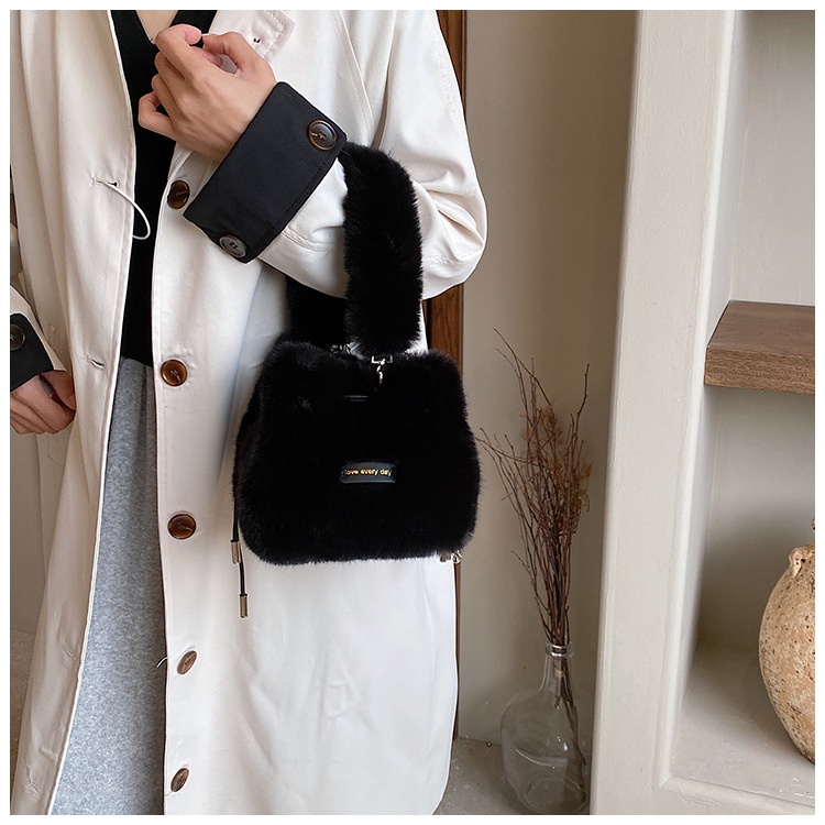 Túi Đeo Chéo Vải Lông Phong Cách Phương Tây Thời Trang Thu Đông 2023 Cho Nữ