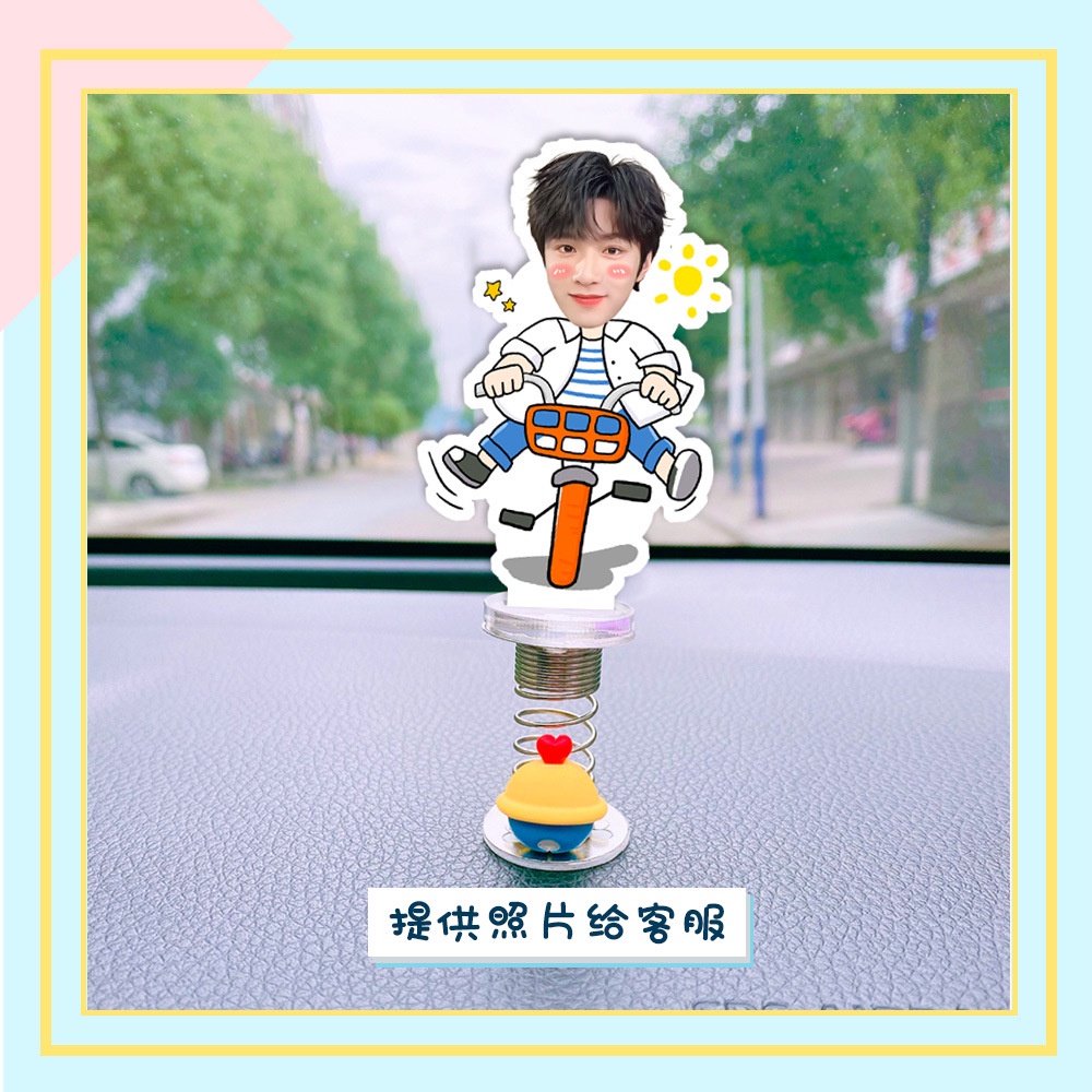 Standee lò xo lắc lư đáng yêu trong suốt đế dính trang trí in theo yêu cầu chibi