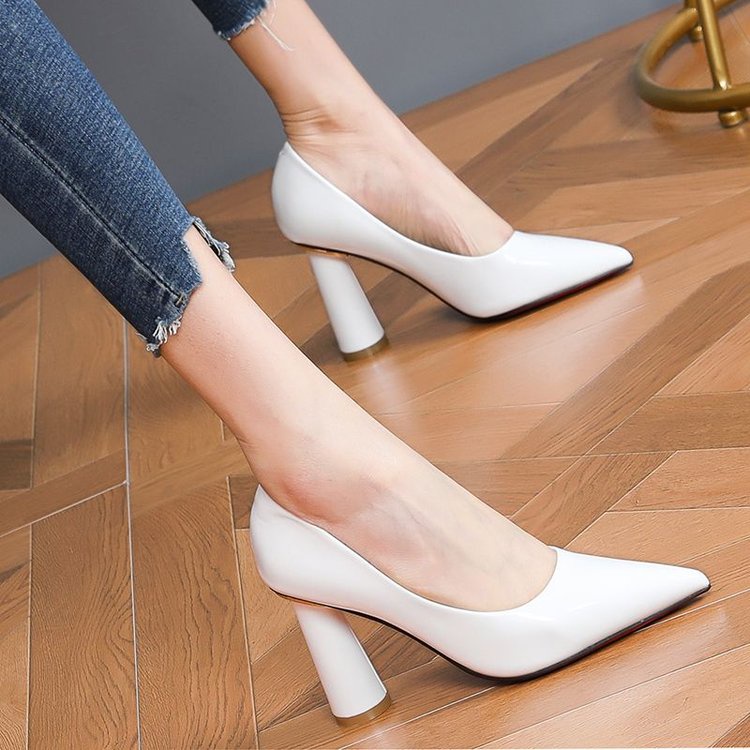 Giày Cao Gót Mũi Nhọn Chất Liệu Da Bóng Thời Trang