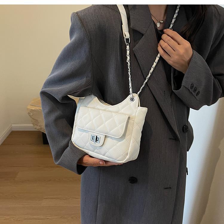 Túi Đeo Chéo Thêu Họa Tiết Kim Cương Mẫu Mới 2023 Thời Trang Cho Nữ