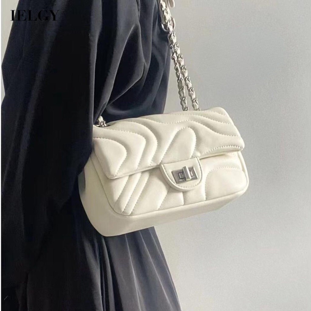 Túi đeo vai hoạ tiết thời trang chất da mềm mẫu mới t56 tiemgiayyen8