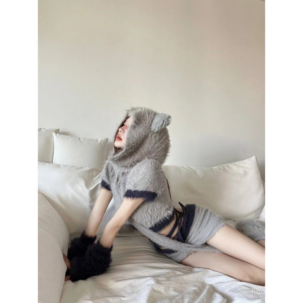Set Áo Hoodie Phối Chân Váy Lông Màu Xám Thời Trang Cho Nữ