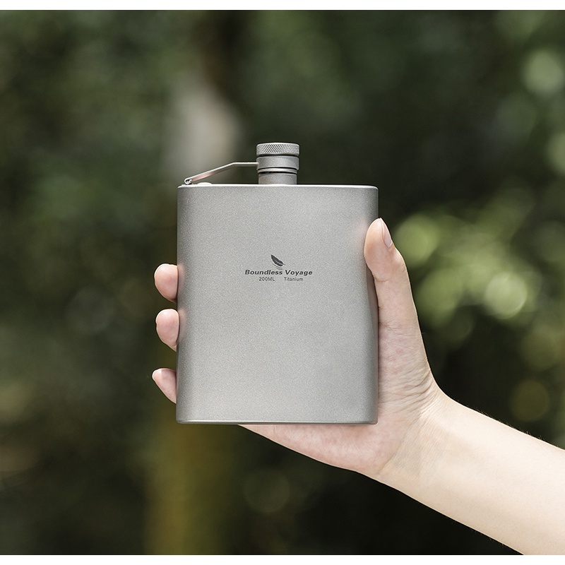 Bình Đựng Rượu Du Lịch 200ml Bằng Titan Kèm Phễu