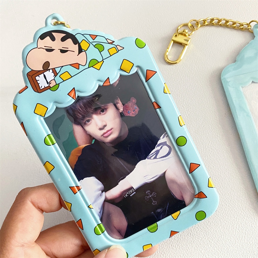 Túi Đựng Thẻ idol / Thẻ Id / Sổ Tay Họa Tiết Cậu Bé Bút Chì shin chan Màu Xanh Dương kpop Zang hao