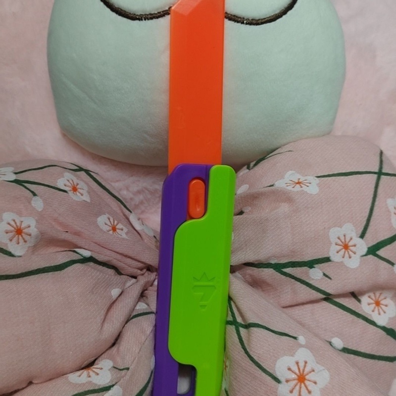 Đồ Chơi Dao Cạo 3d Dễ Thương Sáng Tạo Có Thể Thu Vào Làm Quà Tặng Sinh Nhật