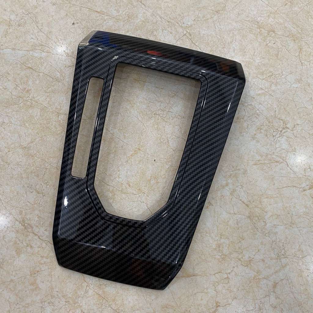 Ốp nội thất xe Toyota Wigo 2023 mẫu vân carbon đẹp, trang trí chống xước bậc cửa xe