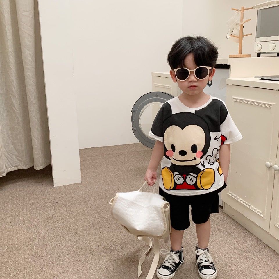 90-140cm Mùa hè Phong cách mới cho bé trai bé gái Áo ngắn tay Quần áo trẻ em Hoạt hình dễ thương Áo thun in họa tiết lớn dáng rộng hợp thời trang
