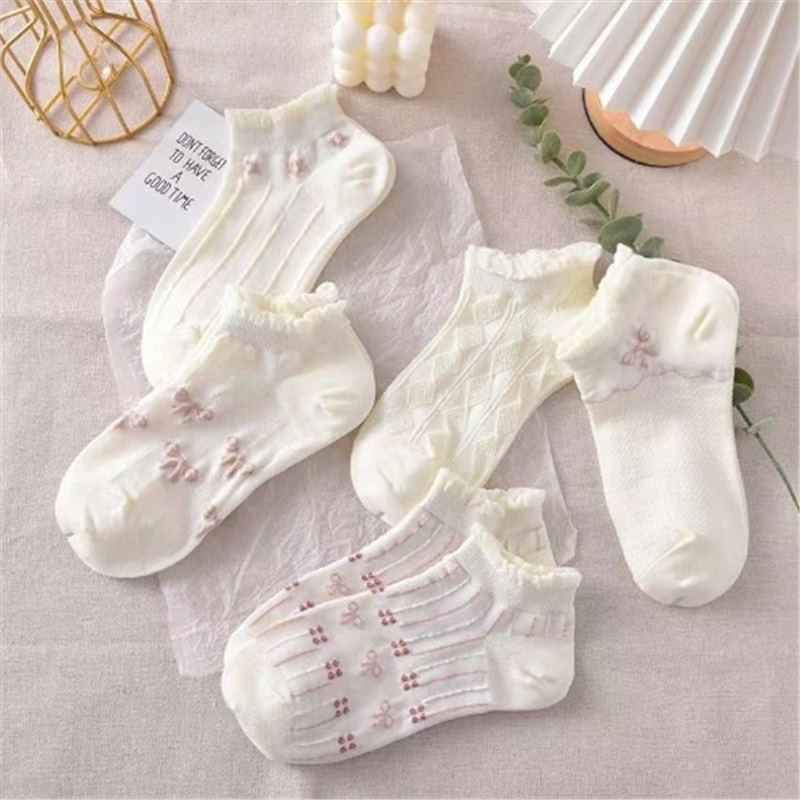 Fluencer Vớ Thuyền Cổ Thấp Vô Hình Thoáng Khí Thoải Mái Bán Chạy Màu Trắng Hoạt Hình Cho Nữ 1k - 10k