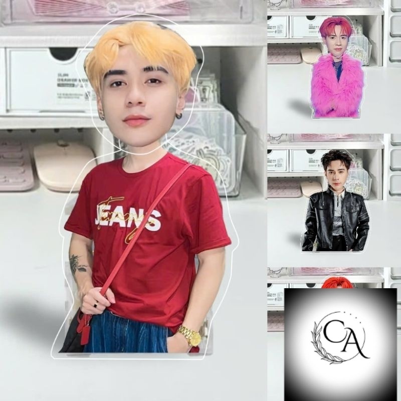 QUANG HÙNG MASTERD - Standee lắc đầu Quang Hùng MasterD