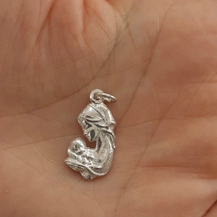 Mặt Đức Mẹ bồng con bạc ta - Mặt dây chuyền  DM1 cho nam nữ, trẻ em - Quà tặng Công Giáo KT 1x2cm