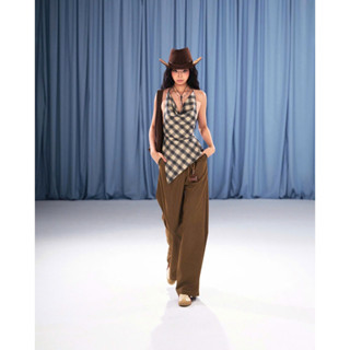 SoDópe.Club - Áo yếm cột dây hở lưng vạt chéo và quần ống rộng nâu ren đen Tove Top Brown Shark Pants