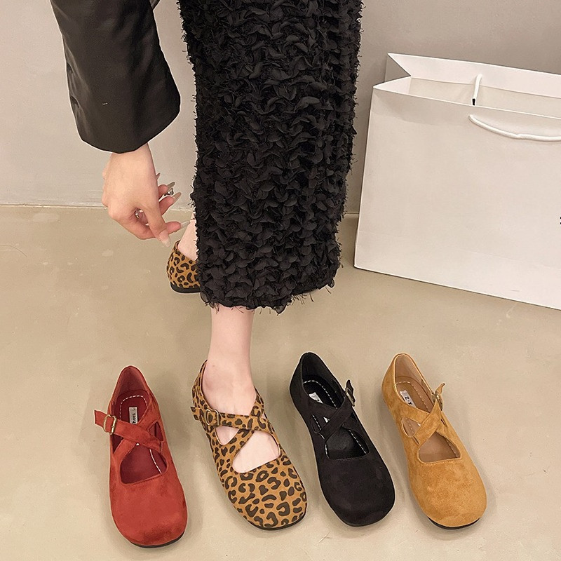 Giày Moccasin Nữ Xuân Thu Mới Nữ Nhân Quả Giày Đế Bằng Đa Năng Đế Mềm Nữ Thanh Lịch Ballet Loafers C