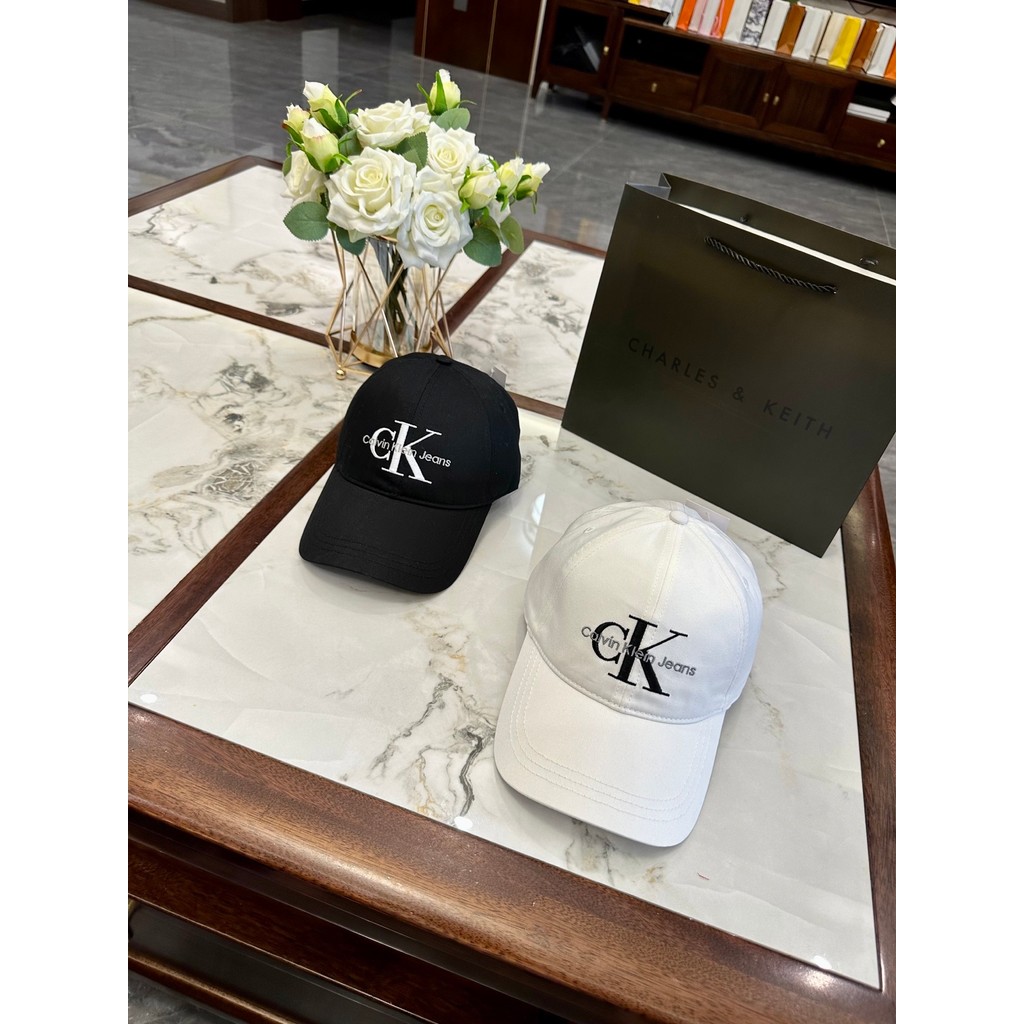 Mũ nữ One CK thiết kế ba chiều, họa tiết tinh tế, chất lượng cao