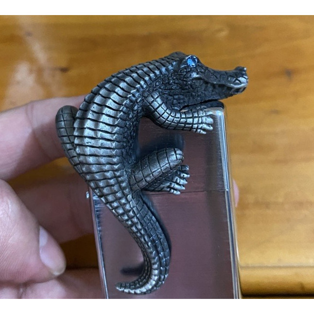 Emblem hình dán Zippo cá sấu