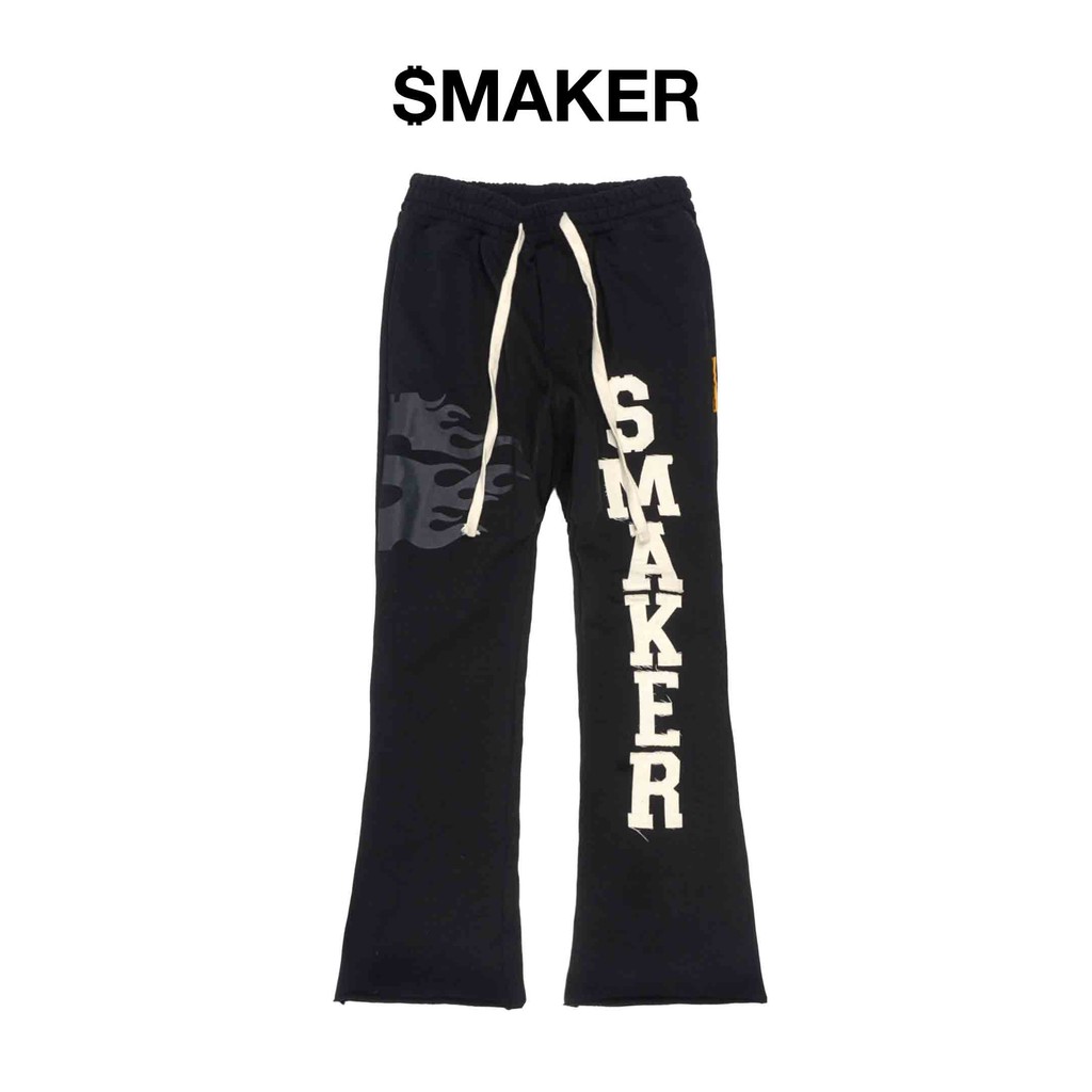 [SMAKER] Quần dài màu đen thêu - PATCH LOGO SWEAT PANTS IN BLACK