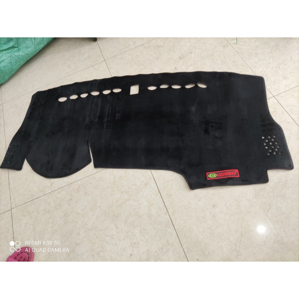 Thảm taplo Kia Morning 2007- 2024 nhung lông cừu có dập chữ Kia Morning