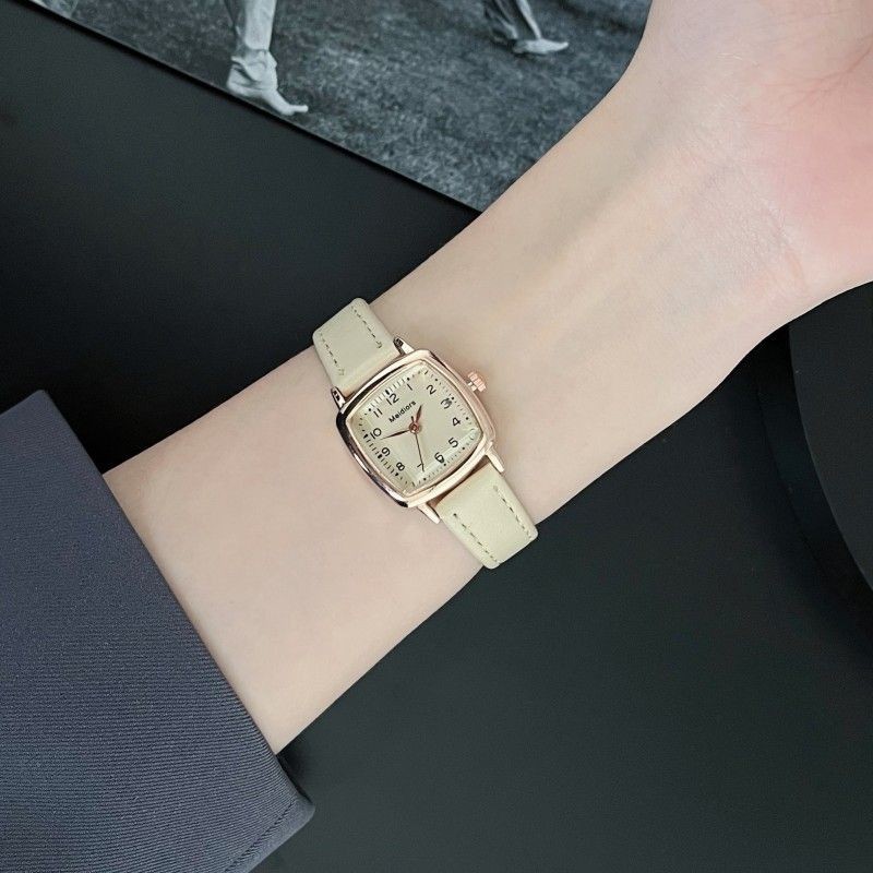 Đồng Hồ Thích Hợp Kiểu Pháp Mặt Số Vuông Nhỏ Phong Cách Sang Trọng Và Thanh Lịch