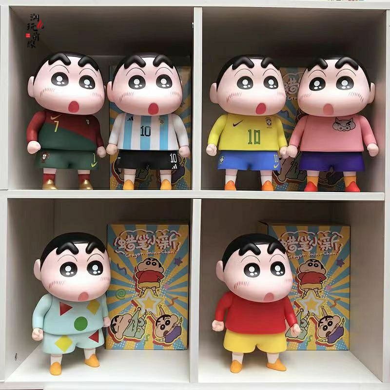 Crayon Shin-Chan Jersey Crayon Shin-Chan 1: 1 Messi Ronal Kỷ Niệm Hợp Thời Trang Búp Bê Hình Crayon 