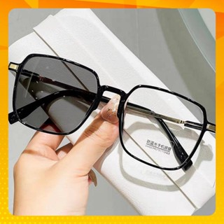 Kính râm mát đổi màu ra khi nắng bảo vệ mắt chống tia UV gọng cận thời trang cho nam nữ QQ 2055 kèm bao da