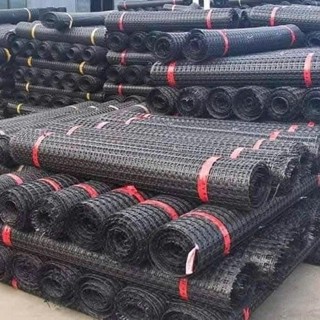 Loai 1: lưới nhựa cao 2m dài 50m ô 3x4cm hàng loại 1. lưới dùng trong chăn nuôi. làm hàng rào lưới dầy cao cấp