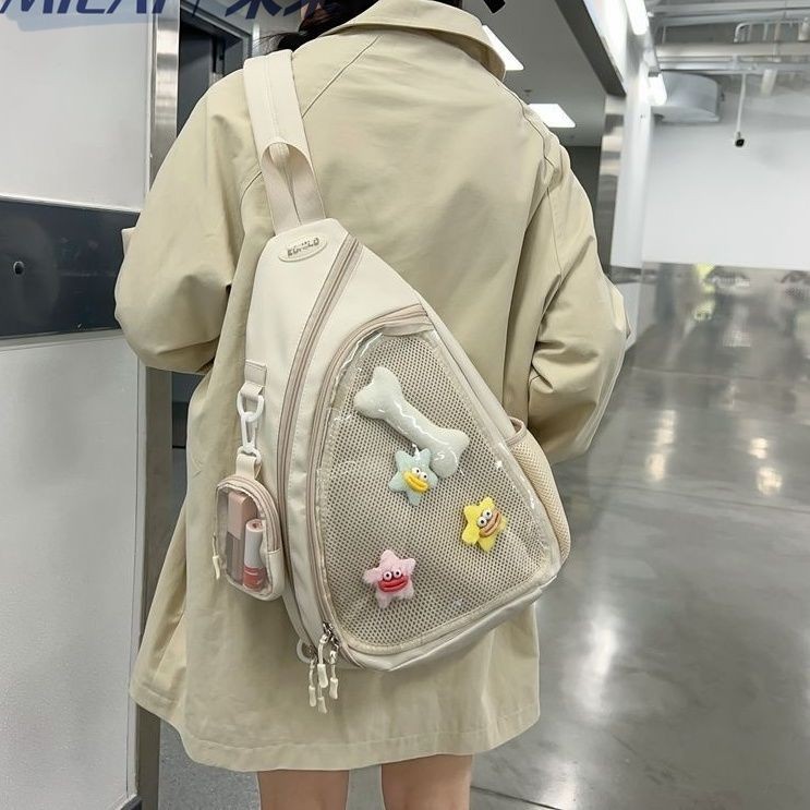 [Giao hàng nhanh] 26*14*45cm Thể thao giải trí Du lịch một vai Nam Dạo phố Đi chơi Đi xe đạp Bông tai Kẹp chéo dung tích lớn Túi đeo ngực nữ sinh viên dễ thương 2025 Quà tặng bán chạy