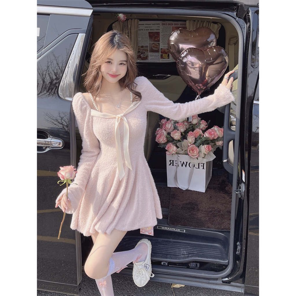 Váy Liền Dài Tay Dây Chuyền Ngọc Trai Nơ Bướm Ngọt Ngào Váy Chữ A Màu Hồng Mềm Mại Tôn Dáng Tôn Dáng